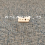 135015963 V guide ceramic, L35 x W20 x H6 mm